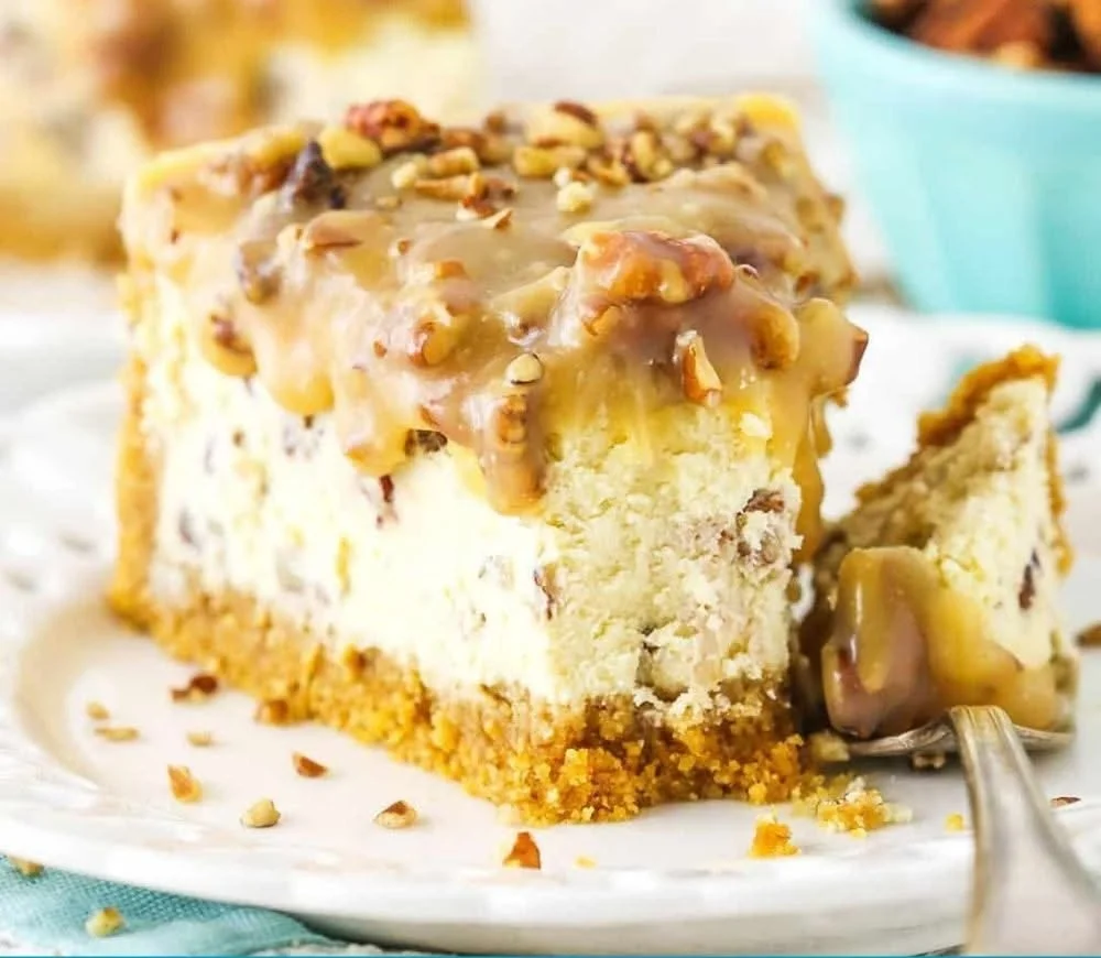 A creamy combination of cheesecake and nutty pecan praline.