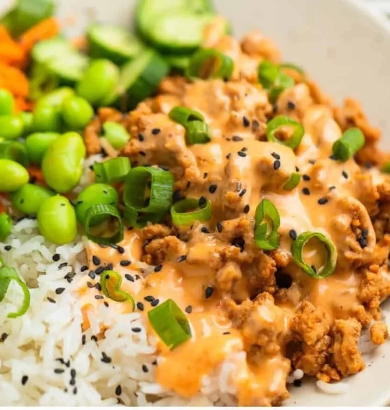 Bang Bang Ground Turkey Rice Bowls with vibrant vegetables and spices