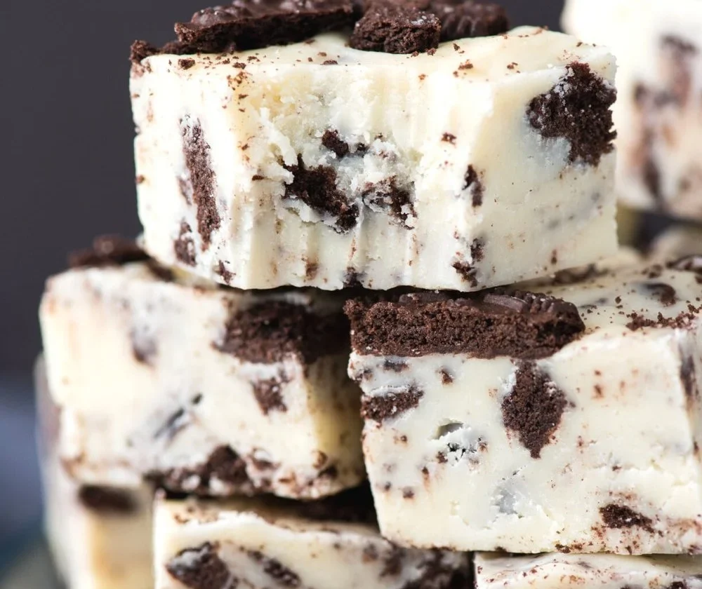Delicious Oreo Fudge with chocolate and Oreo pieces